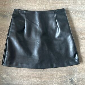 Abercrombie and fitch black leather pleather vegan skirt skort xs